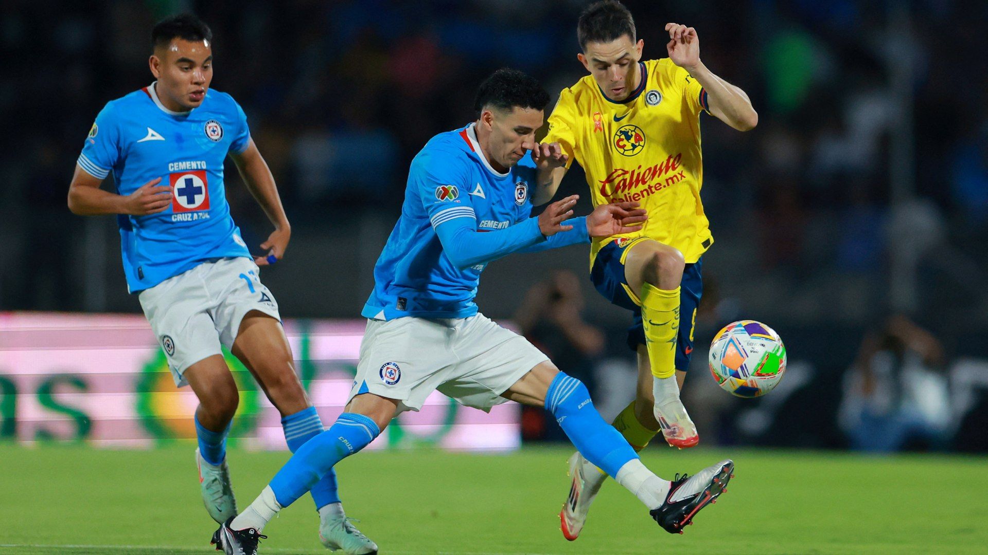 Cruz Azul vs América: el Clásico se vive con Stadibox