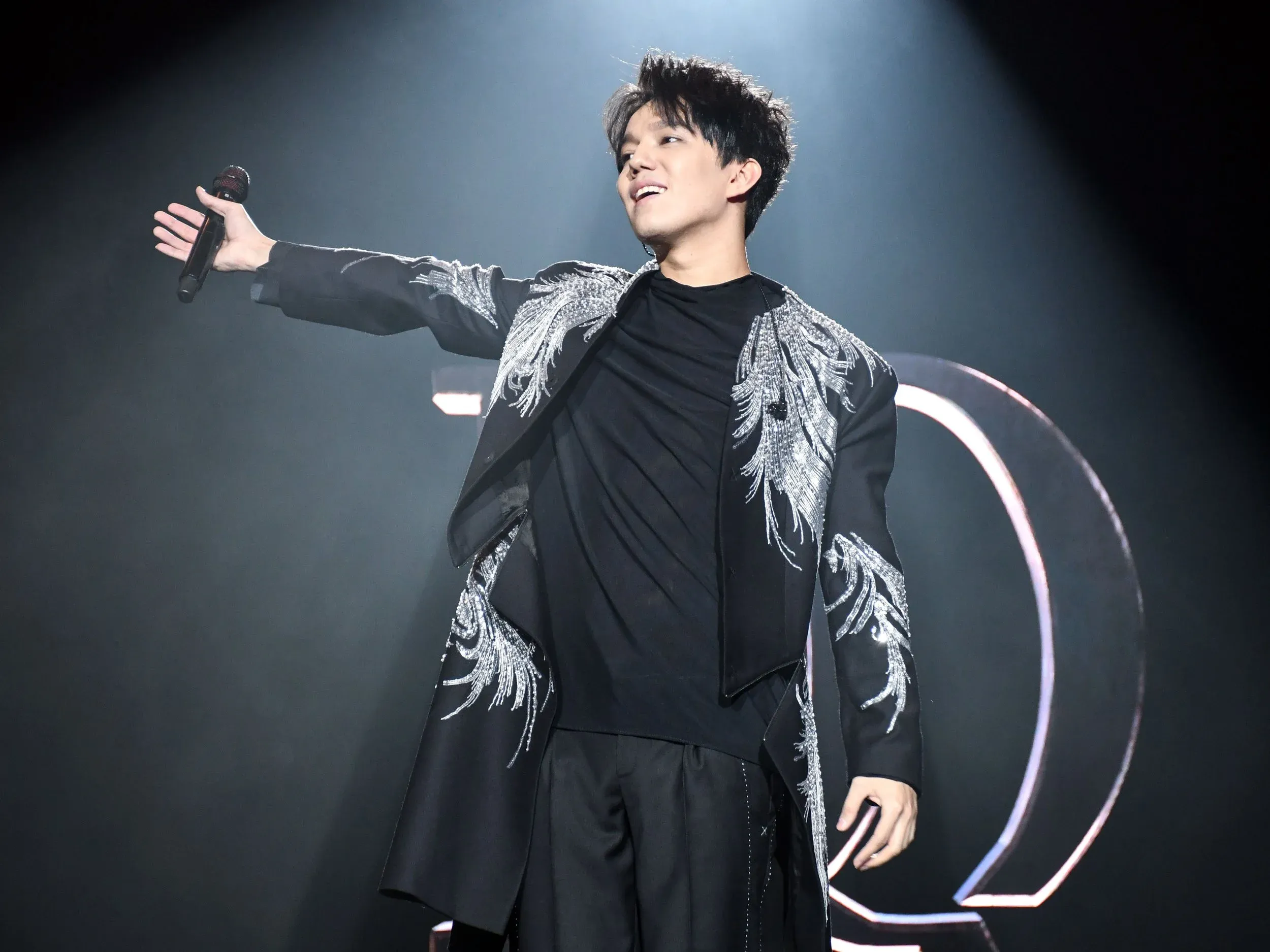 Dimash Qudaibergen y su rango de seis octavas en el Palacio