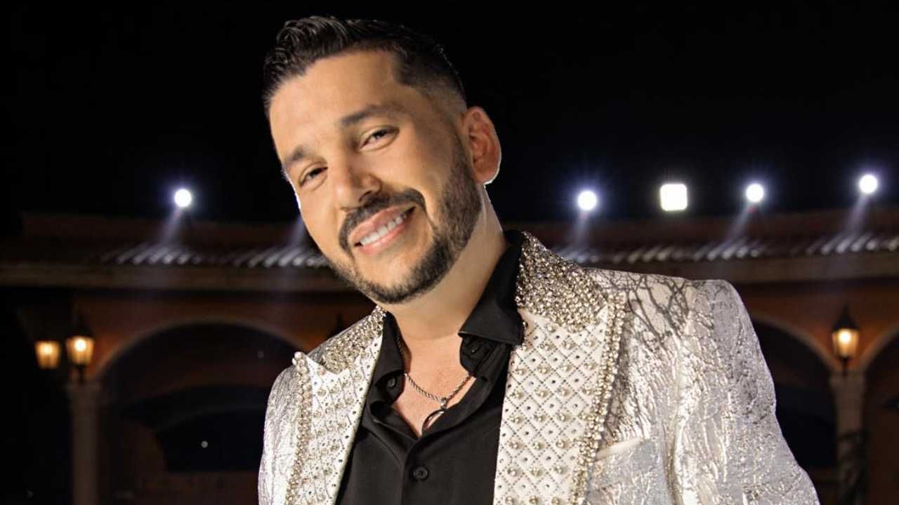 Luis Ángel El Flaco en Puebla: cómo se vive su concierto en un recinto cerrado