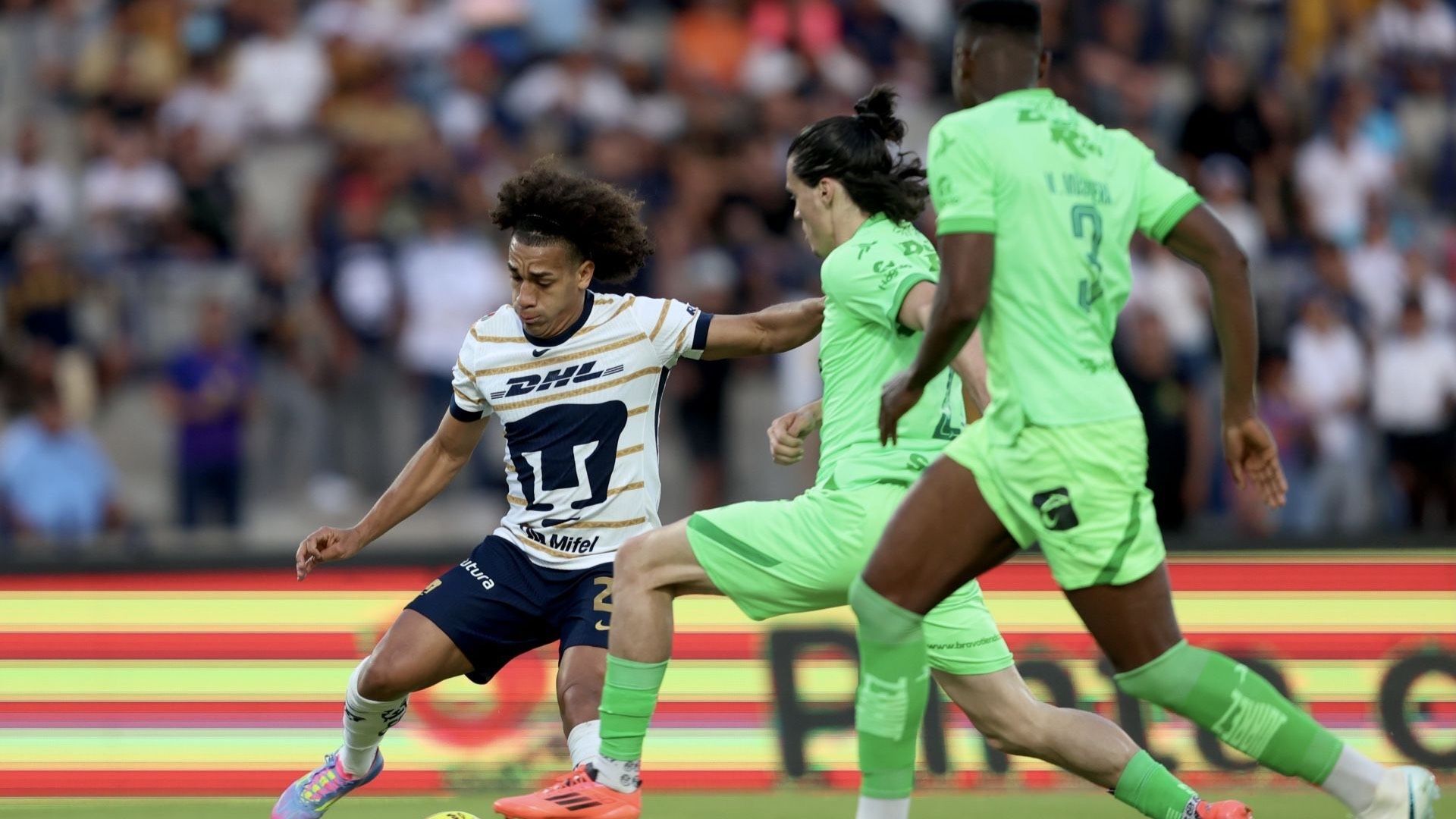 Pumas vs Juárez en CU: vívelo mejor con Stadibox